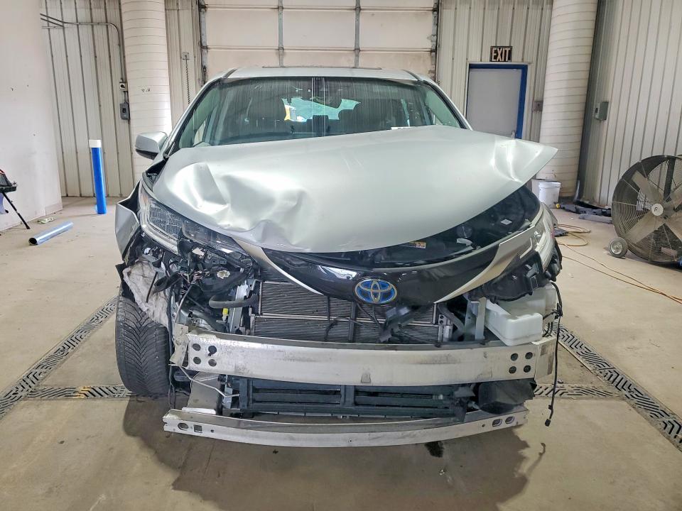 59307826 :رقم المزاد ، 5TDZSKFC9MS005148 vin ، 2021 Toyota Sienna مزاد بيع