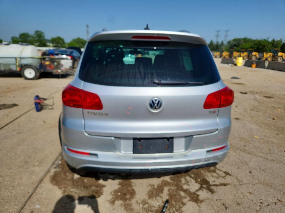 58932936 :رقم المزاد ، WVGBV7AX4GW057982 vin ، 2016 Volkswagen Tiguan مزاد بيع