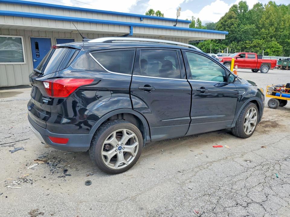2019 Ford Escape მანქანა იყიდება აუქციონზე, vin: 1FMCU9J99KUB98880, აუქციონის ნომერი: 62239966