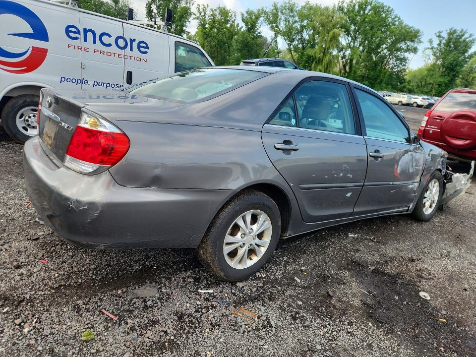 Продажа на аукционе авто 2005 Toyota Camry, vin: 4T1BF30K65U617831, номер лота: 62028806