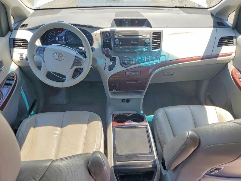 60200276 :رقم المزاد ، 5TDYK3DC2CS276068 vin ، 2012 Toyota Sienna مزاد بيع