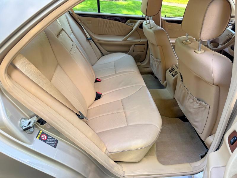 2000 Mercedes-benz E მანქანა იყიდება აუქციონზე, vin: WDBJF70J7YB018627, აუქციონის ნომერი: 61616056