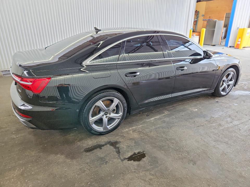 62933176 :رقم المزاد ، WAUL2BF23RN045278 vin ، 2024 Audi A6 مزاد بيع