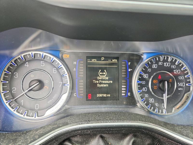 60388066 :رقم المزاد ، 1C3CCCAB8FN550486 vin ، 2015 Chrysler 200 مزاد بيع