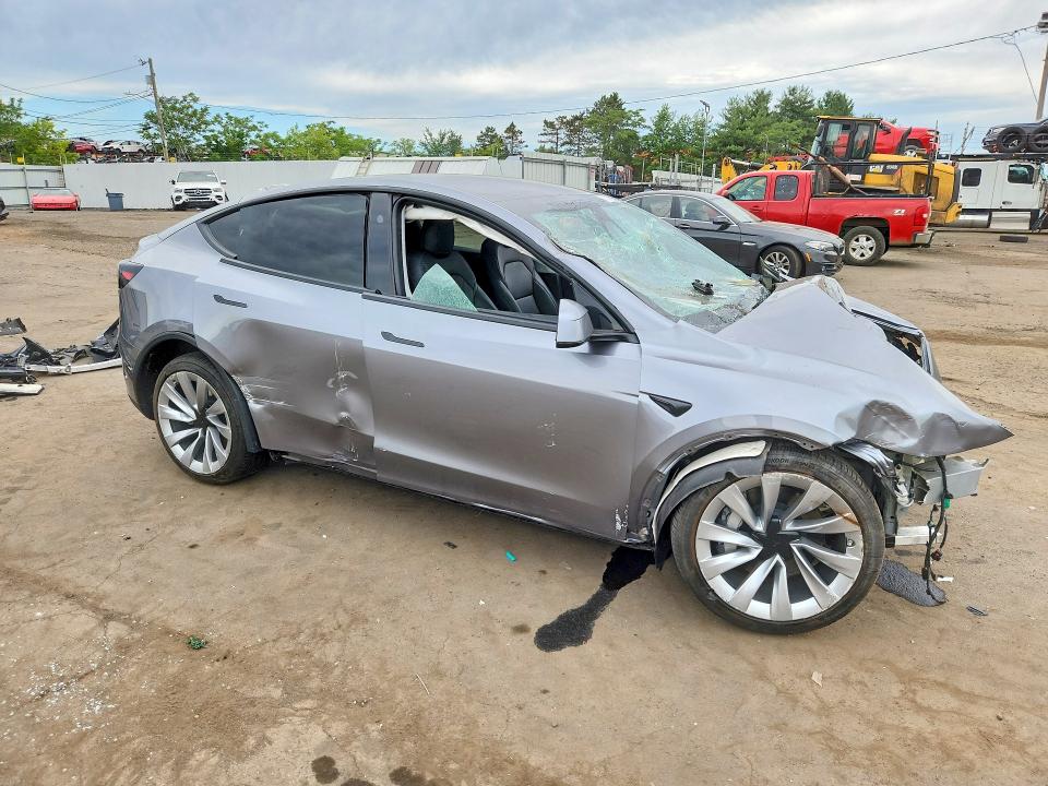 61525206 :رقم المزاد ، 7SAYGDEE1TF325808 vin ، 2026 Tesla Model Y مزاد بيع