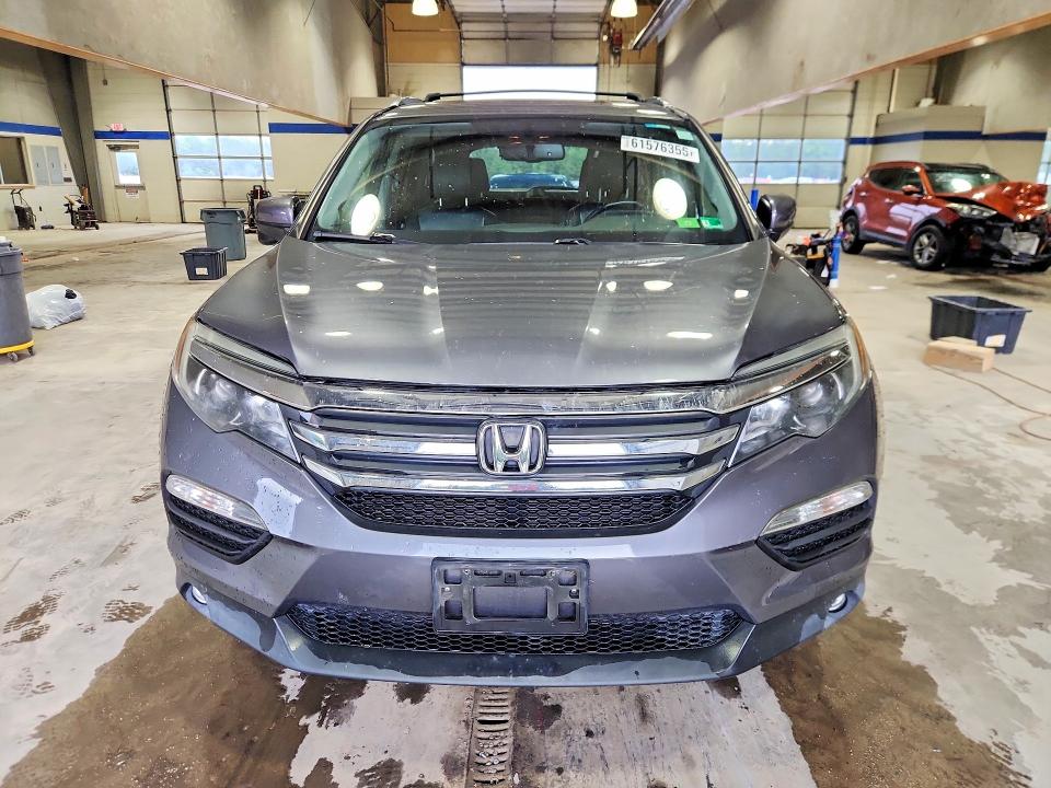 Продажа на аукционе авто 2017 Honda Pilot, vin: 5FNYF6H88HB004311, номер лота: 61576356
