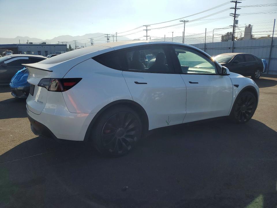 2022 Tesla Model Y მანქანა იყიდება აუქციონზე, vin: 7SAYGDEF9NF492722, აუქციონის ნომერი: 62010066