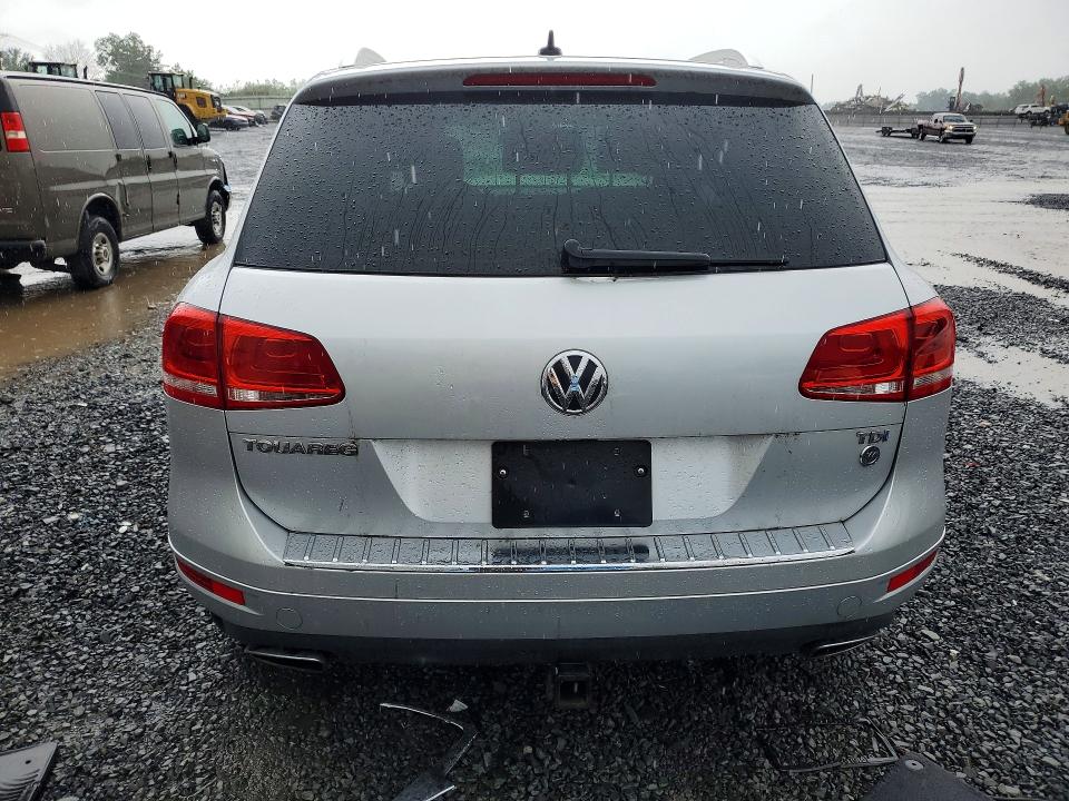 60226286 :رقم المزاد ، WVGEK9BP1CD009829 vin ، 2012 Volkswagen Touareg مزاد بيع