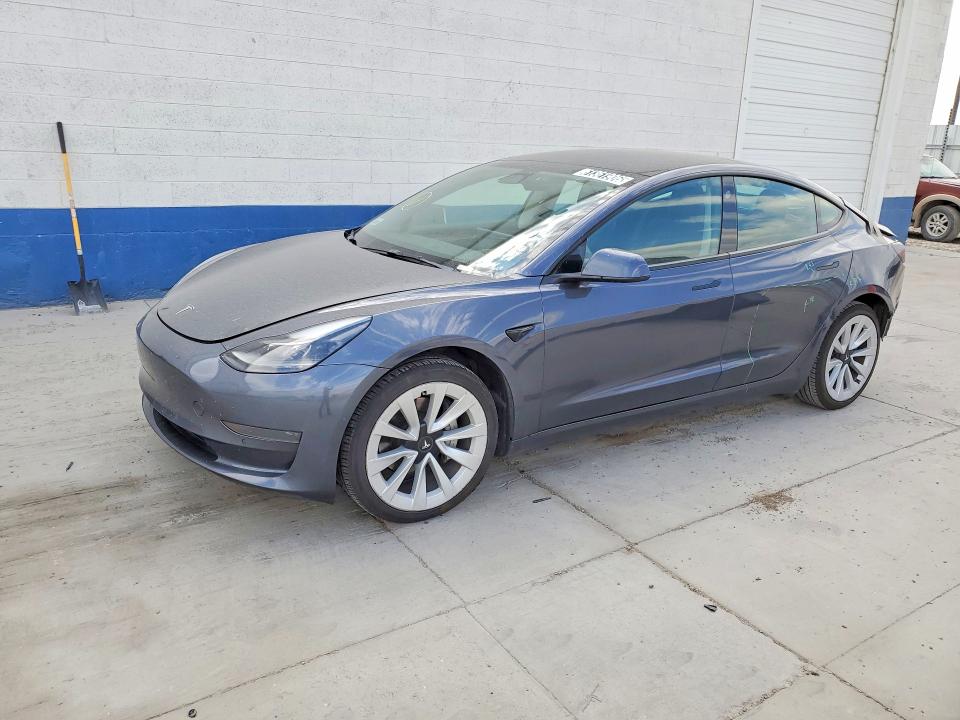 61361906 :رقم المزاد ، 5YJ3E1EA7NF372482 vin ، 2022 Tesla Model 3 مزاد بيع