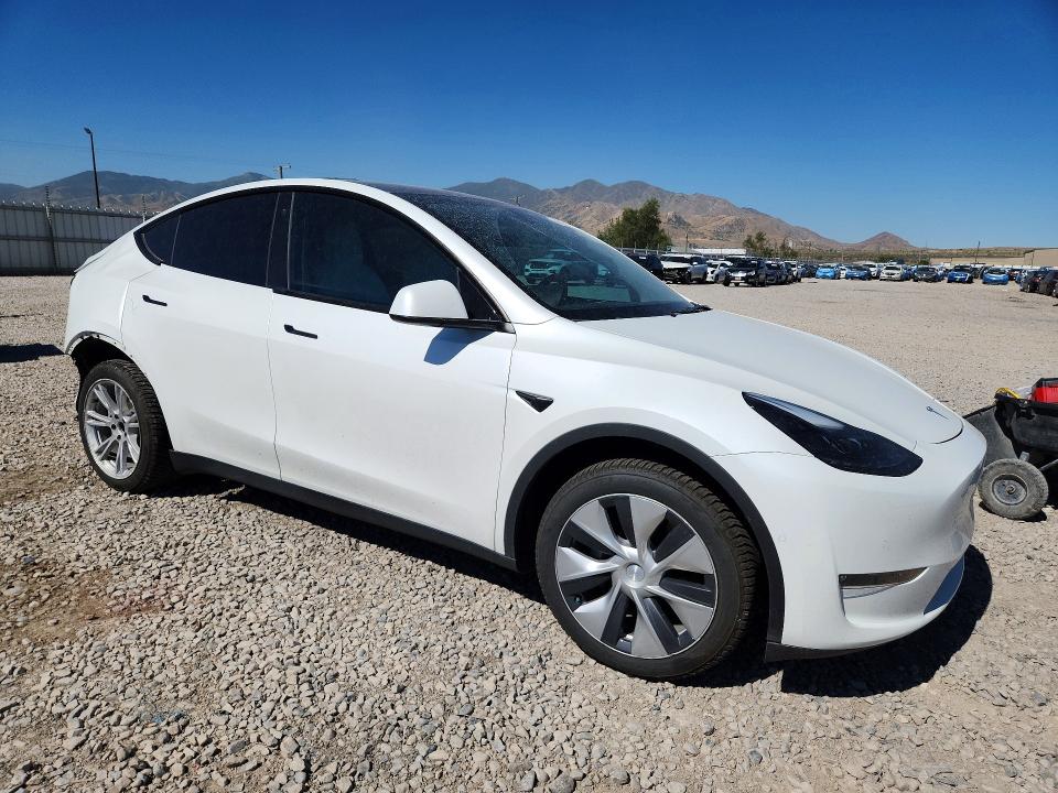 60623456 :رقم المزاد ، 7SAYGDEE1NF523145 vin ، 2022 Tesla Model Y مزاد بيع