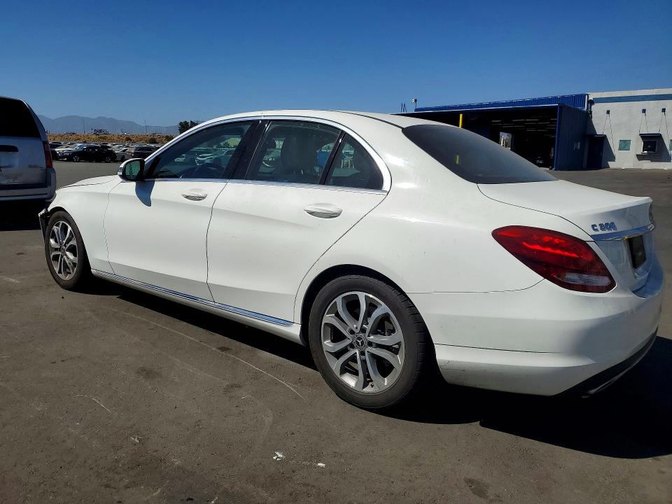 61389646 :رقم المزاد ، 55SWF4JB8JU274869 vin ، 2018 Mercedes-benz C مزاد بيع
