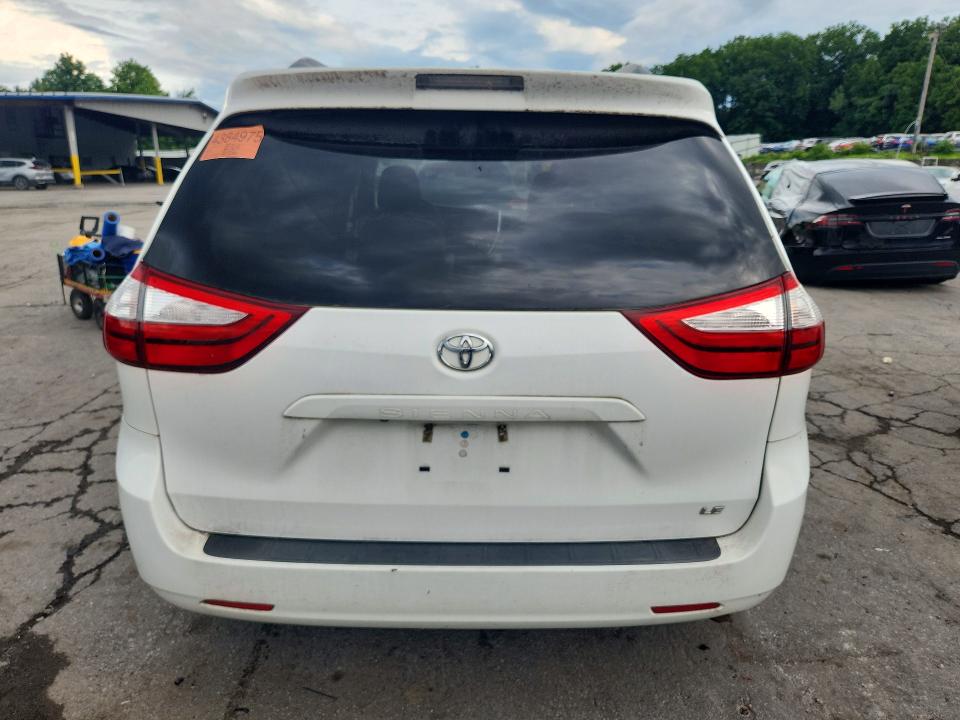 62761926 :رقم المزاد ، 5TDKK3DC4FS539039 vin ، 2015 Toyota Sienna مزاد بيع