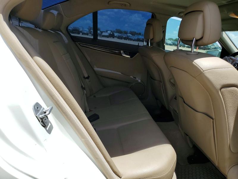 60093486 :رقم المزاد ، WDDGF5EB1BR182655 vin ، 2011 Mercedes-benz C مزاد بيع