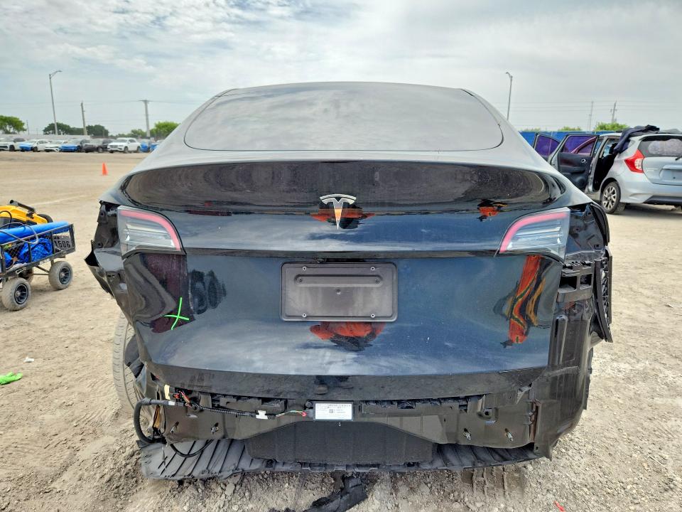 Auction sale of the 2024 Tesla Model Y, vin: 7SAYGDED5RF088143, lot number: 61353816