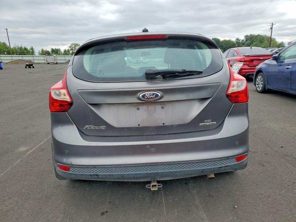 61446686 :رقم المزاد ، 1FADP3K20EL290409 vin ، 2014 Ford Focus مزاد بيع