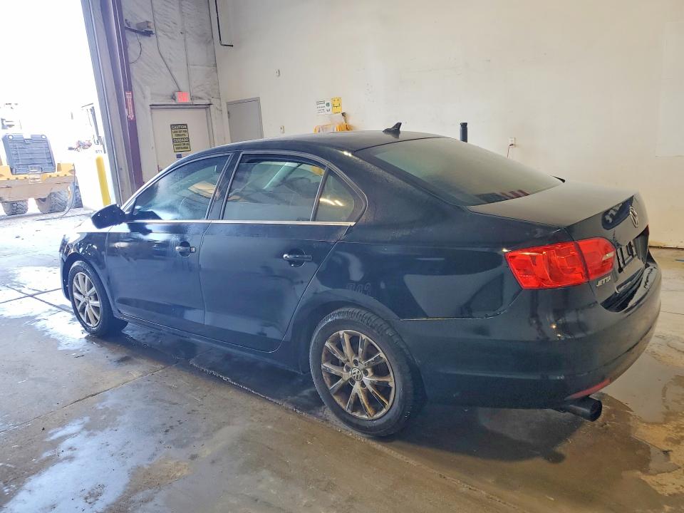 60056916 :رقم المزاد ، 3VWD17AJ9EM425927 vin ، 2014 Volkswagen Jetta مزاد بيع