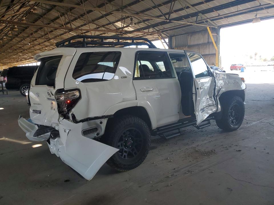 63417796 :رقم المزاد ، JTEMU5JR2M5933001 vin ، 2021 Toyota 4runner مزاد بيع