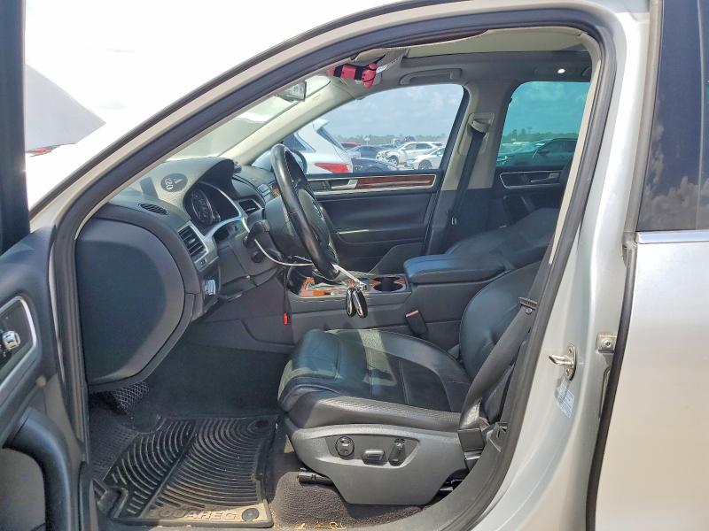 2013 Volkswagen Touareg მანქანა იყიდება აუქციონზე, vin: WVGEF9BP0DD004983, აუქციონის ნომერი: 62855246