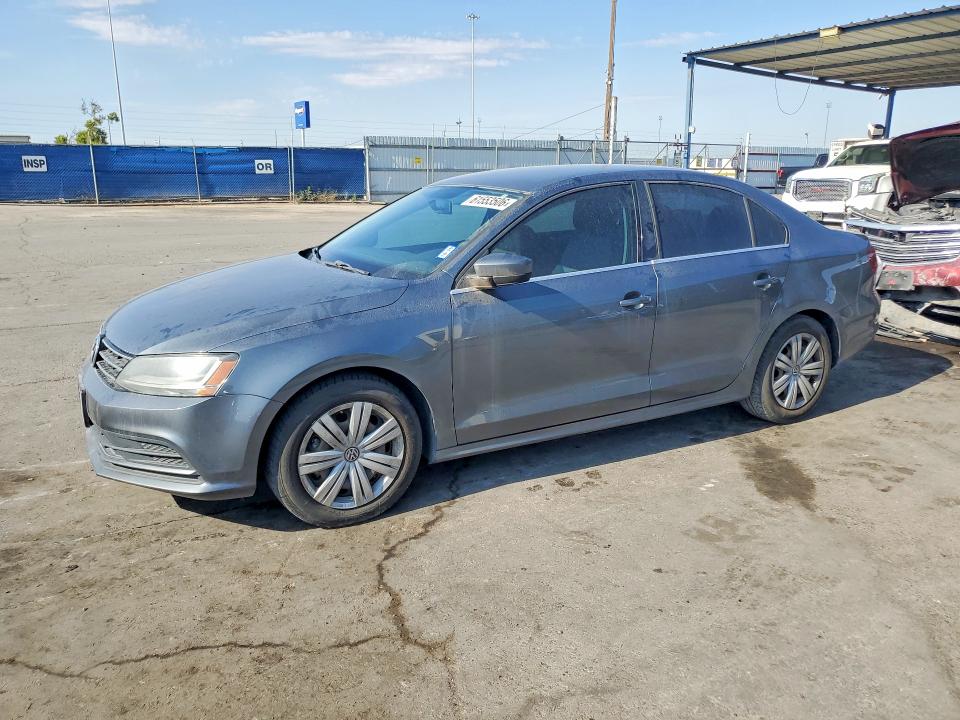 61553506 :رقم المزاد ، 3VW2B7AJ8HM404852 vin ، 2017 Volkswagen Jetta مزاد بيع
