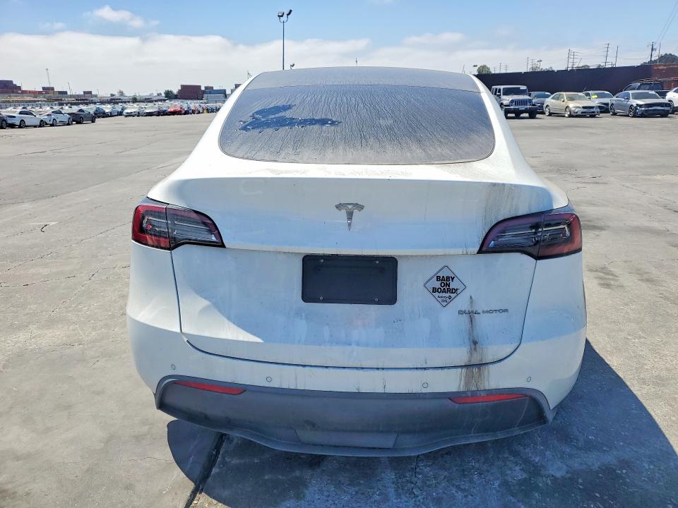 46409376 :رقم المزاد ، 7SAYGDEE8NF341166 vin ، 2022 Tesla Model Y مزاد بيع