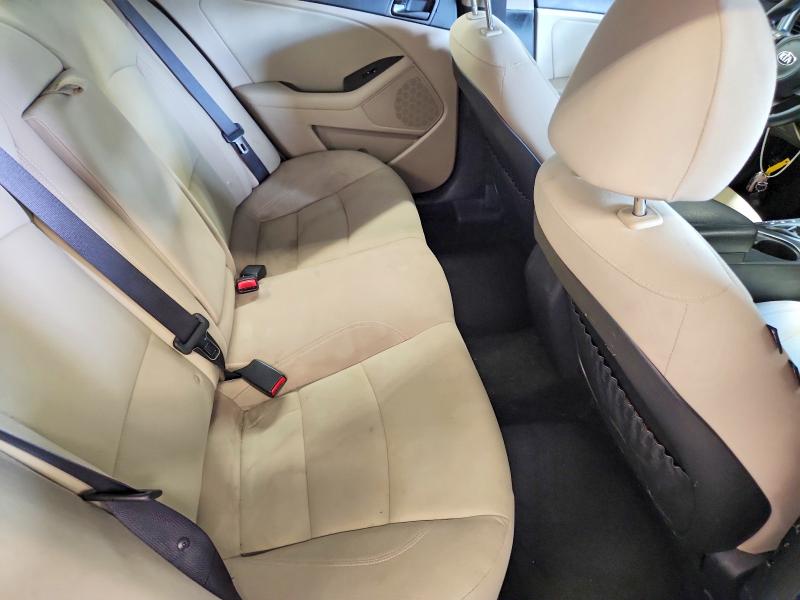 Продажа на аукционе авто 2015 Kia Optima, vin: KNAGM4A75F5662364, номер лота: 60138426