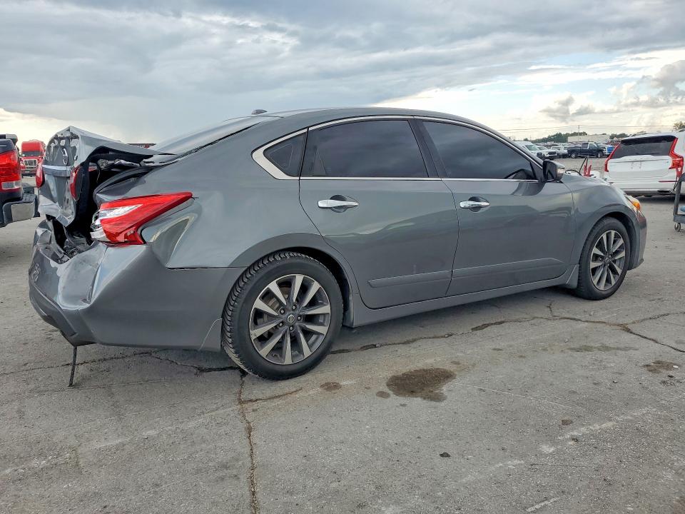 2017 Nissan Altima მანქანა იყიდება აუქციონზე, vin: 1N4AL3AP1HC118812, აუქციონის ნომერი: 61081136