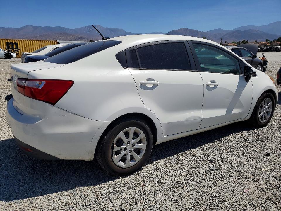 62662656 :رقم المزاد ، KNADM4A37F6468980 vin ، 2015 Kia Rio مزاد بيع