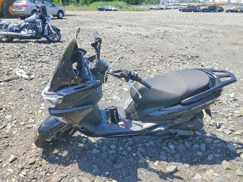 59603876 :رقم المزاد ، H0DTAEFW2SX112701 vin ، 2025 Genuine Scooter Co. Scooter مزاد بيع