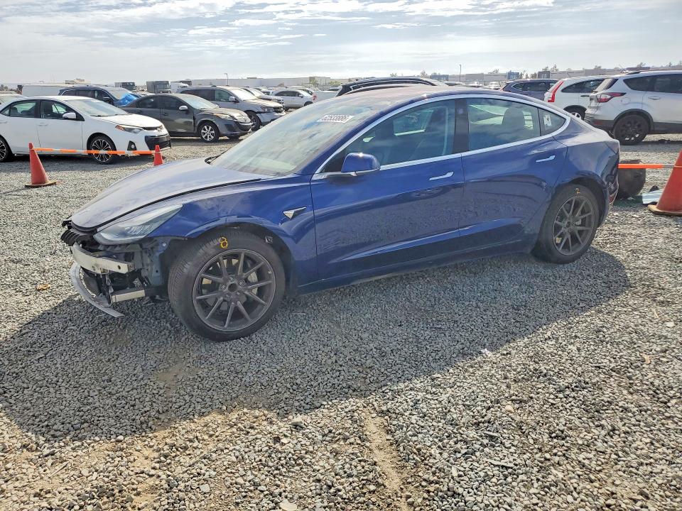 Продажа на аукционе авто 2018 Tesla Model 3, vin: 5YJ3E1EAXJF154434, номер лота: 62533886