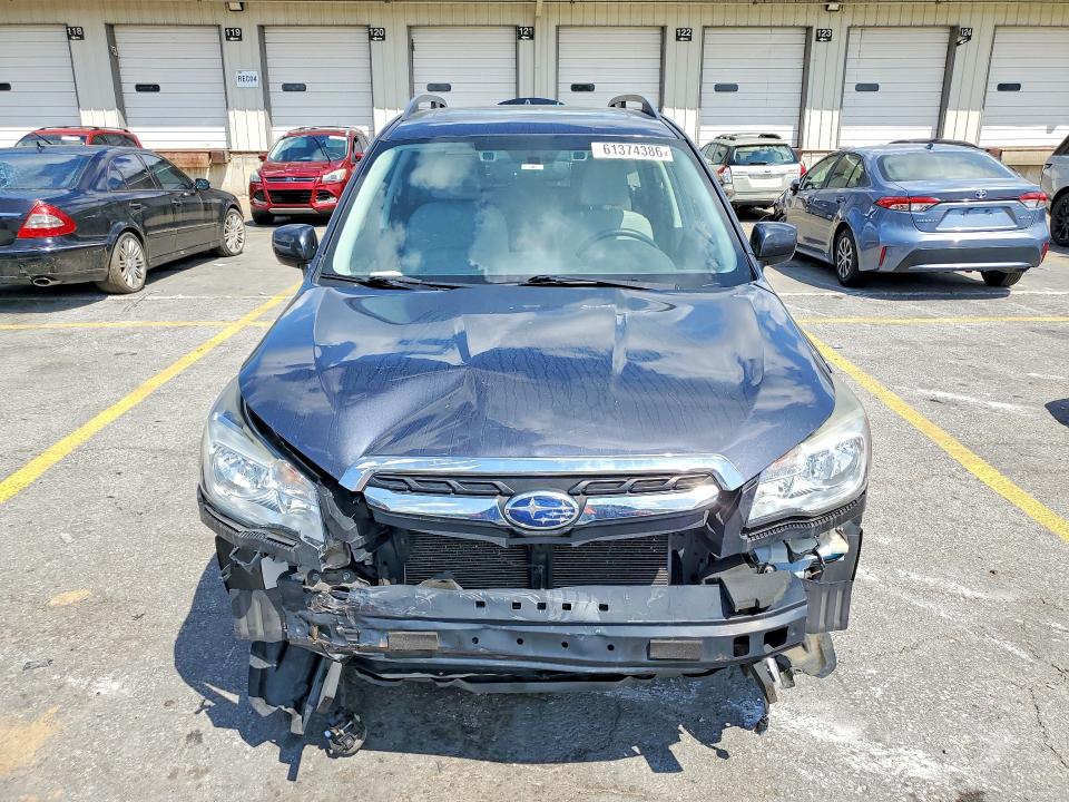 61374386 :رقم المزاد ، JF2SJAGC5HH571638 vin ، 2017 Subaru Forester مزاد بيع