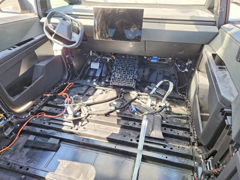 59655506 :رقم المزاد ، 7G2CEHED9RA050977 vin ، 2024 Tesla Cybertruck مزاد بيع