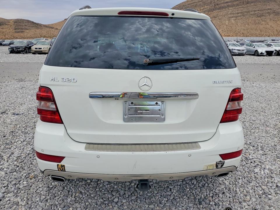 61531656 :رقم المزاد ، 4JGBB25EX9A484538 vin ، 2009 Mercedes-benz Ml مزاد بيع