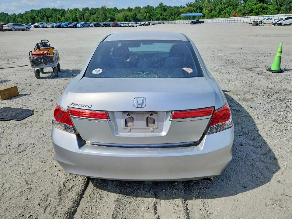61936886 :رقم المزاد ، 1HGCP2F35BA109266 vin ، 2011 Honda Accord مزاد بيع