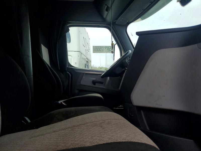 59312556 :رقم المزاد ، 3AKJHHDR6JSJR1263 vin ، 2018 Freightliner Cascadia 126 مزاد بيع