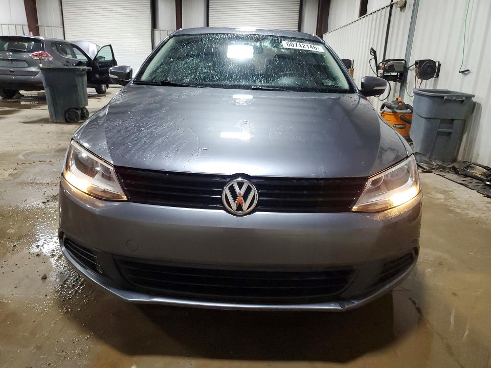 60742146 :رقم المزاد ، 3VWD17AJ9EM246464 vin ، 2014 Volkswagen Jetta مزاد بيع