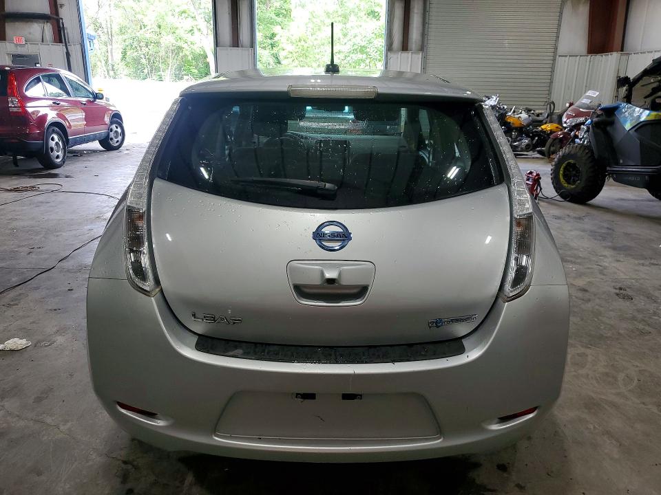 60742826 :رقم المزاد ، 1N4AZ0CP6FC305194 vin ، 2015 Nissan Leaf مزاد بيع