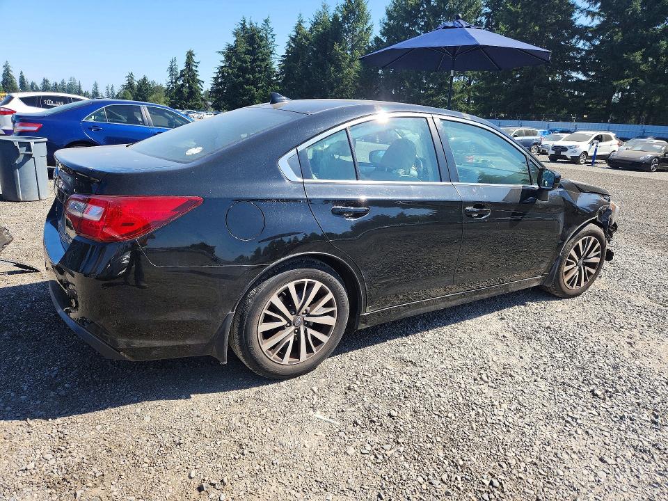 60000896 :رقم المزاد ، 4S3BNAC6XJ3034463 vin ، 2018 Subaru Legacy مزاد بيع