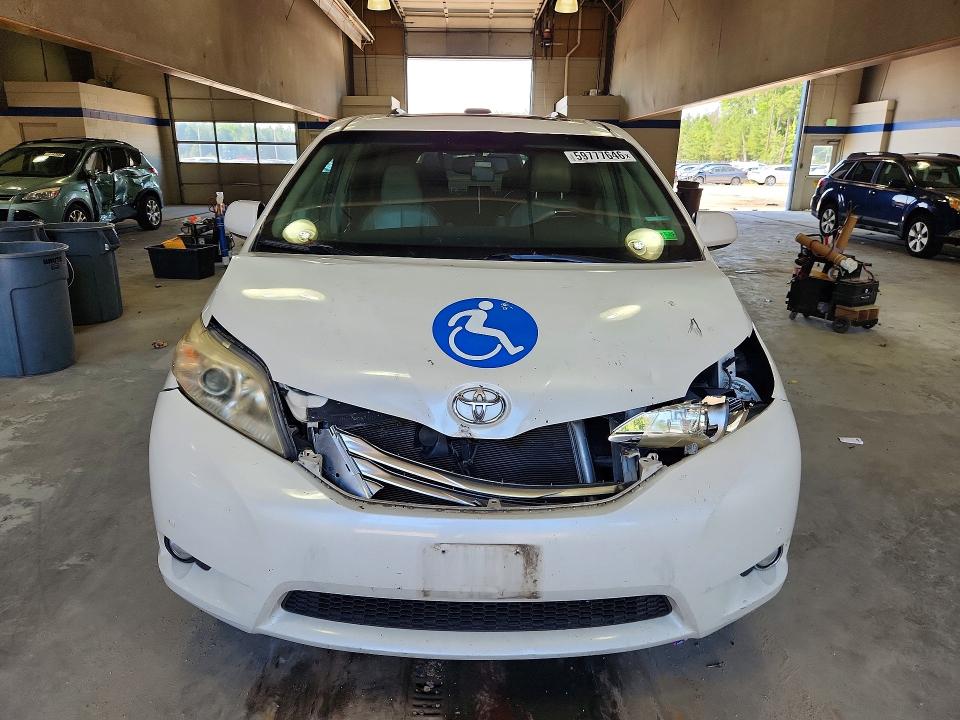 Продажа на аукционе авто 2011 Toyota Sienna, vin: 5TDYK3DC7BS112829, номер лота: 59777646