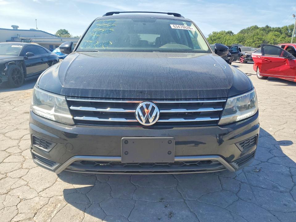63478626 :رقم المزاد ، 3VV0B7AX0JM097053 vin ، 2018 Volkswagen Tiguan مزاد بيع