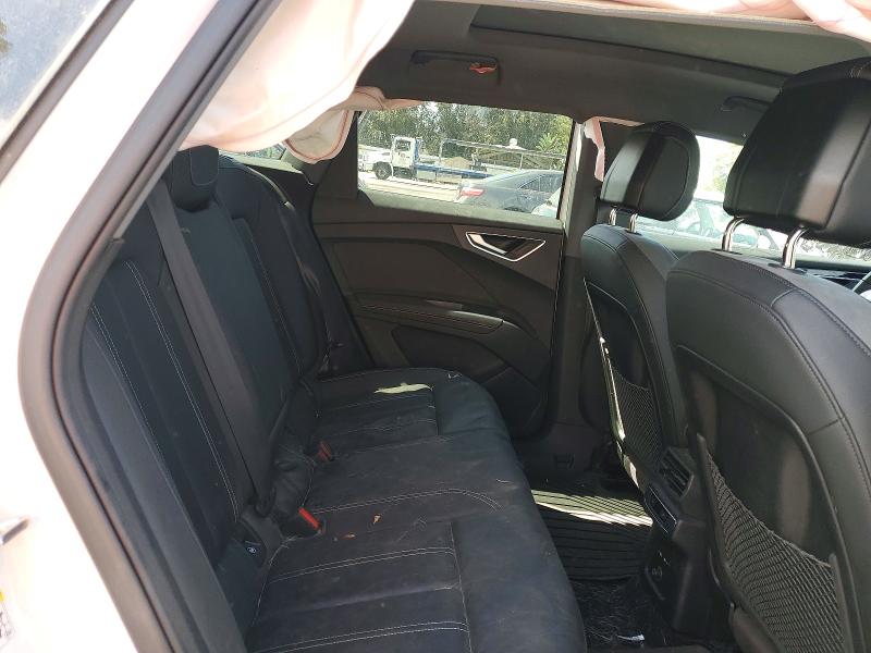 60200366 :رقم المزاد ، WA1LUBFZ6RP044831 vin ، 2024 Audi Q4 E-tron مزاد بيع