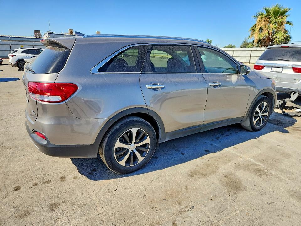 2017 Kia Sorento მანქანა იყიდება აუქციონზე, vin: 5XYPH4A59HG313997, აუქციონის ნომერი: 62853716