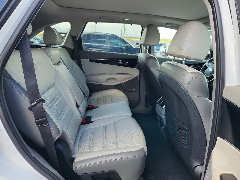 60882796 :رقم المزاد ، 5XYPKDA5XKG503414 vin ، 2019 Kia Sorento مزاد بيع