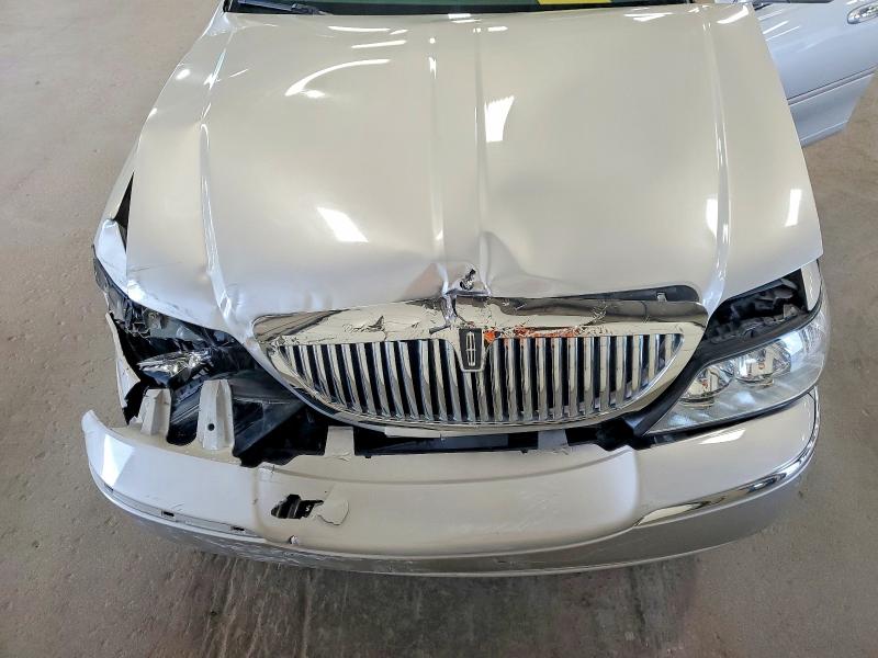 Aukcja sprzedaży 2004 Lincoln Town Car, vin: 1LNHM83W24Y621135, numer aukcji: 59009986
