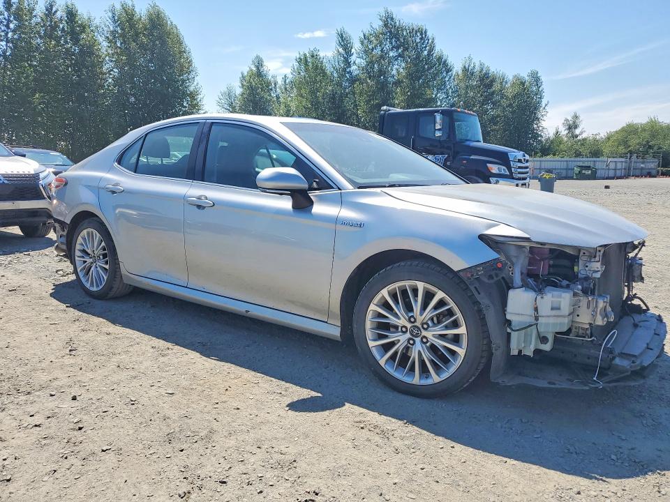 2018 Toyota Camry Hybrid მანქანა იყიდება აუქციონზე, vin: 4T1B21HK8JU502856, აუქციონის ნომერი: 62291616