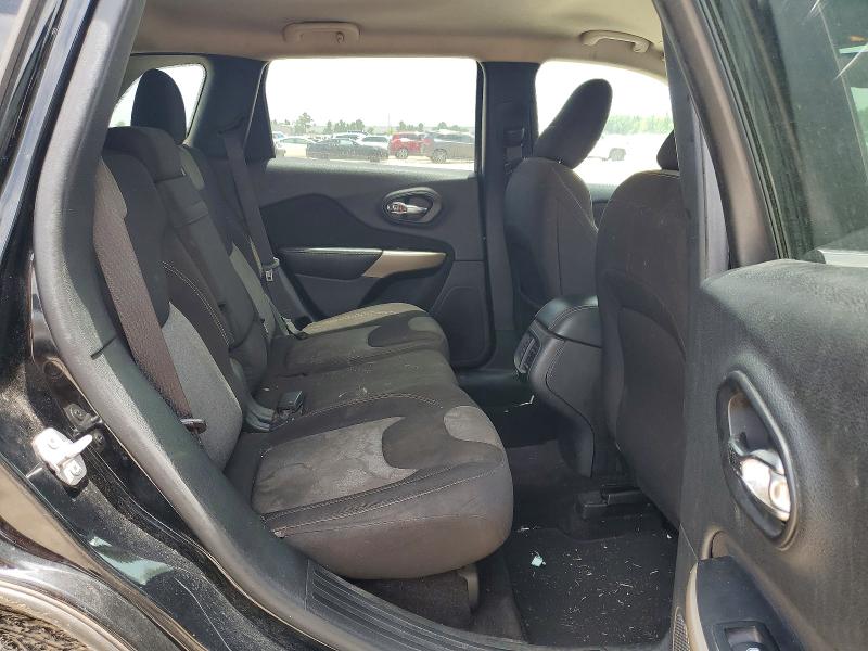 60708976 :رقم المزاد ، 1C4PJLCB5JD503723 vin ، 2018 Jeep Cherokee مزاد بيع