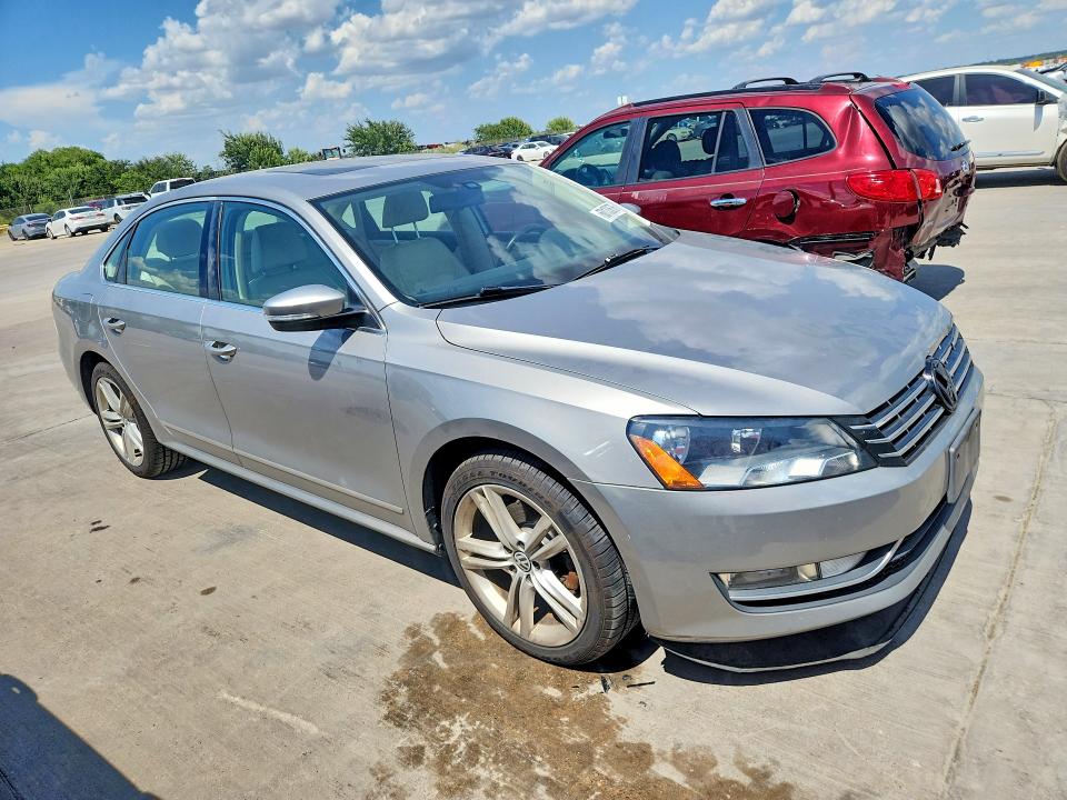2013 Volkswagen Passat მანქანა იყიდება აუქციონზე, vin: 1VWBN7A38DC112381, აუქციონის ნომერი: 60133676