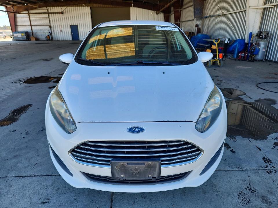 62068146 :رقم المزاد ، 3FADP4EJ8FM195914 vin ، 2015 Ford Fiesta مزاد بيع