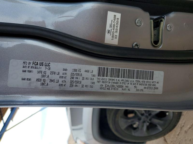 60762836 :رقم المزاد ، 3C4NJCBBXJT499994 vin ، 2018 Jeep Compass مزاد بيع