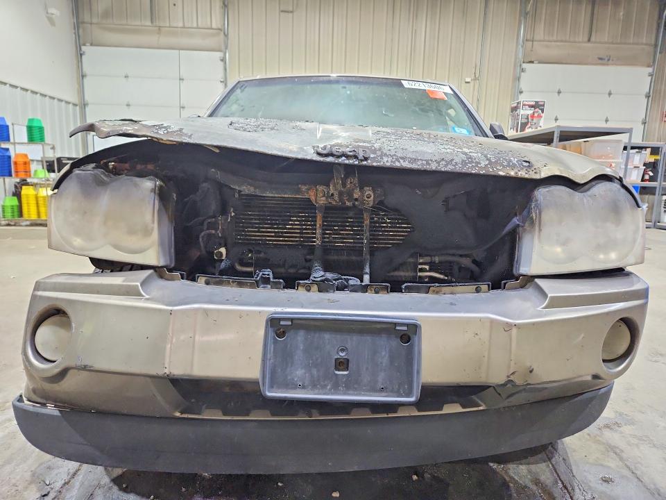 62213606 :رقم المزاد ، 1J4HR48N85C589301 vin ، 2005 Jeep Grand Cherokee مزاد بيع