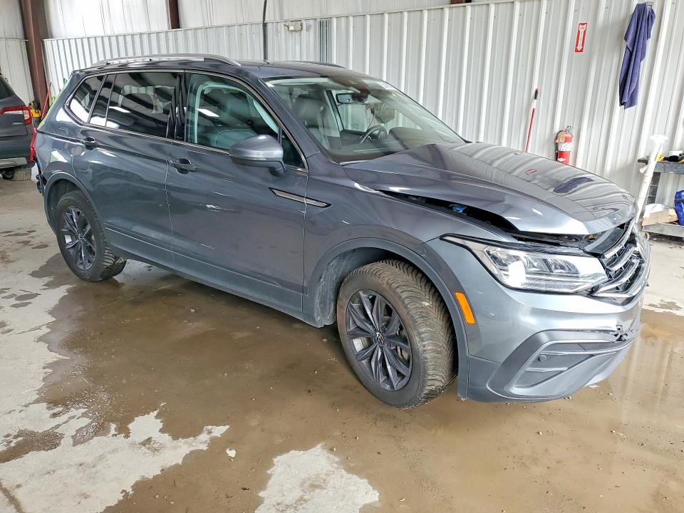 62460076 :رقم المزاد ، 3VV2B7AXXNM042401 vin ، 2022 Volkswagen Tiguan مزاد بيع